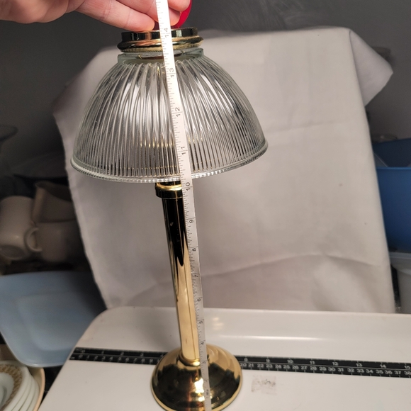 VTG. Partylite Brass Candle Lamp and Glass Shade. - Picture 5 of 11